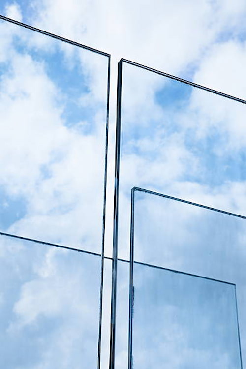 شیشه مقاوم با استحکام مناسب و وضوح بی نقص